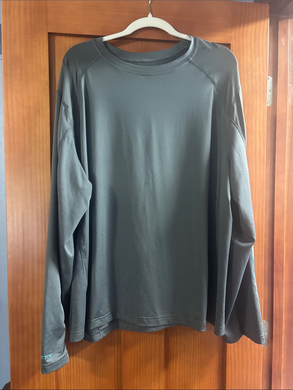 Men's Long-Sleeve Performance Tee in Olive